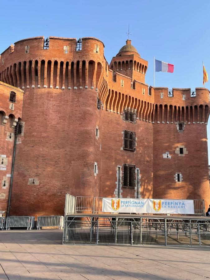 La Suite Du Castillet Perpignan Bagian luar foto
